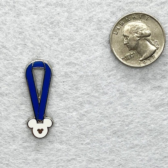 🔮 5/$25 Disney Blue Mickey Lanyard Pin - Picture 2 of 2